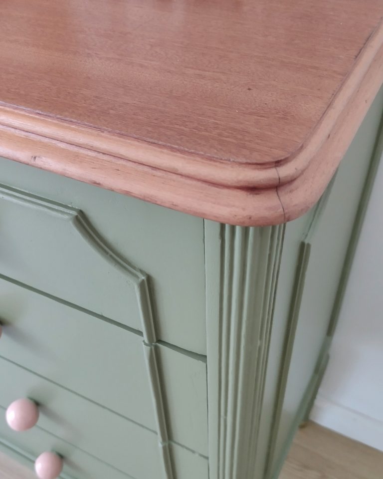 Comoda reciclada tapa madera