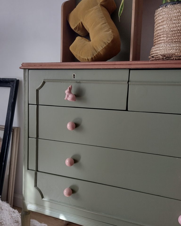 Comoda reciclada verde
