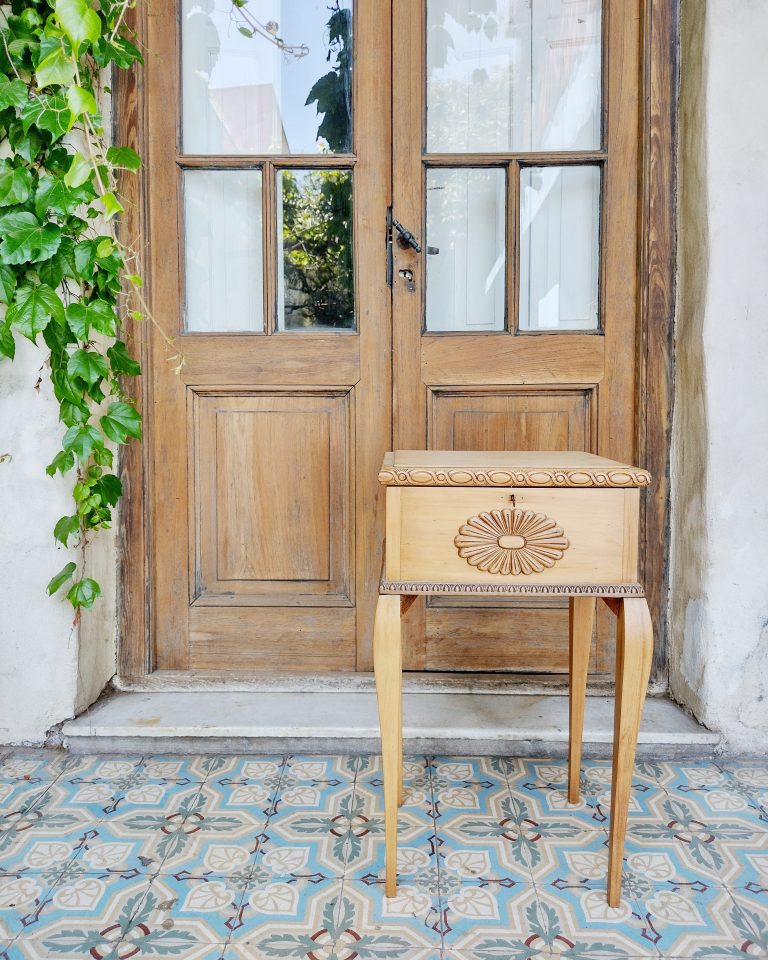Costurero antiguo reciclado