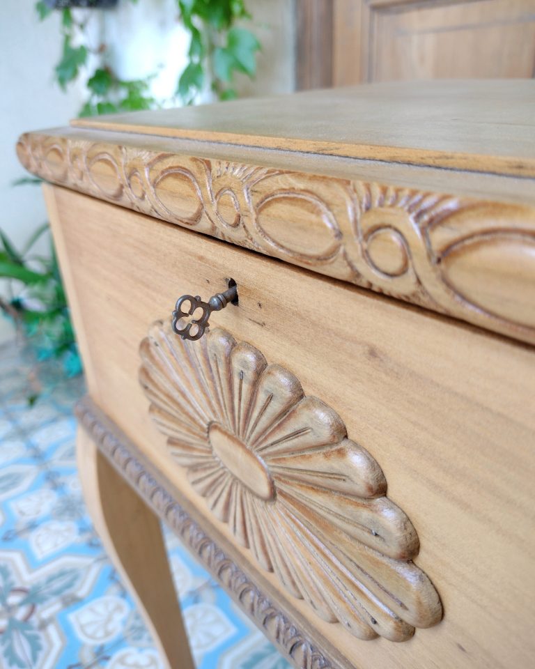 Detalle llave costurero antiguo reciclado