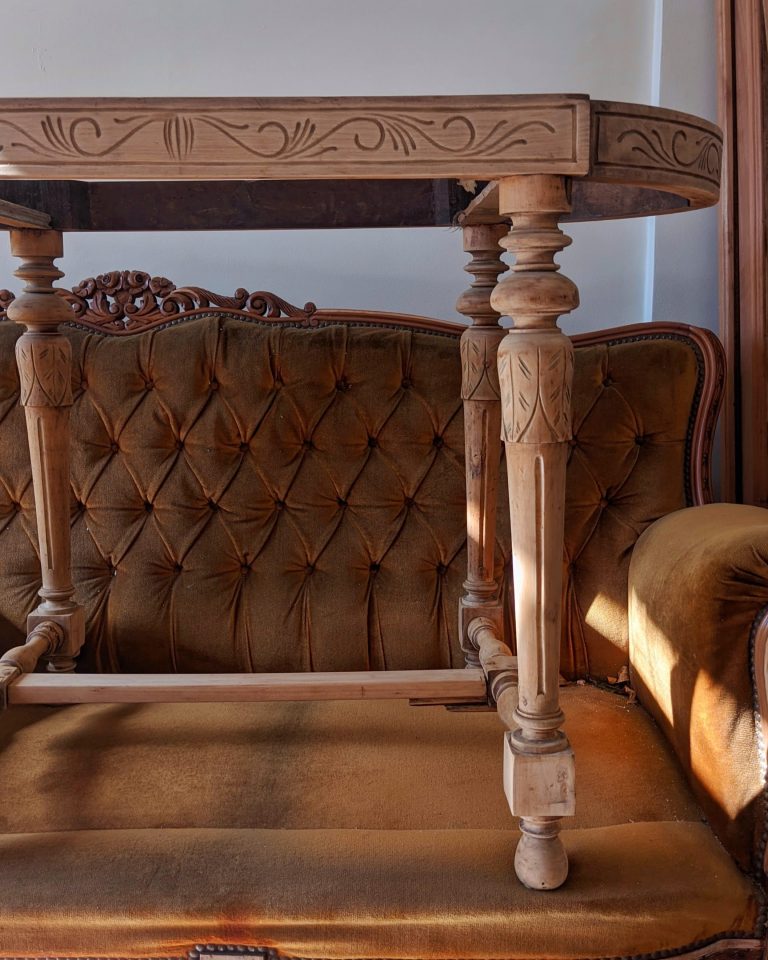 Mesa oval recibidor madera lavada