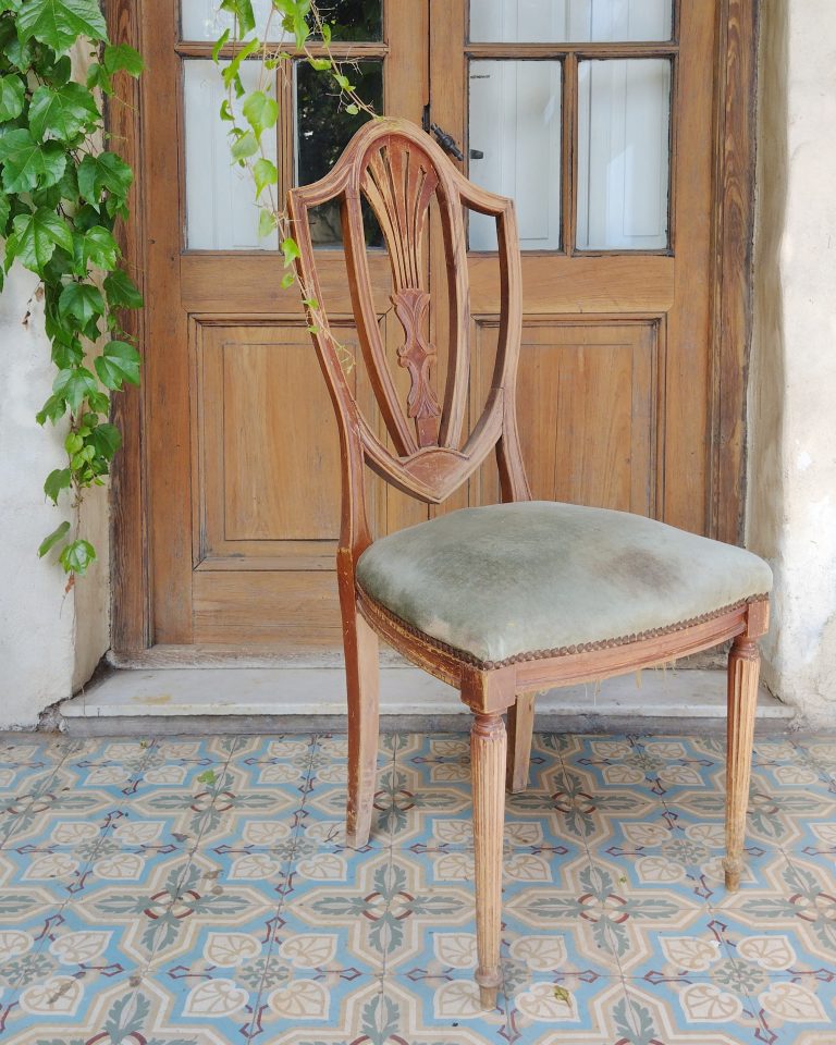 Silla imperio a reciclar (1)